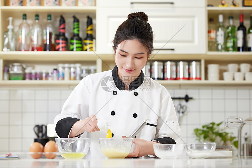 西十高铁启动全线铺轨 开通后西安至十堰可1小时内到达